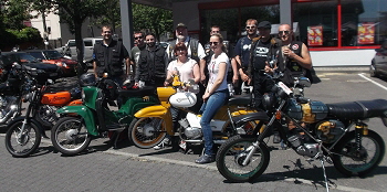 Bike_and_Family_1 Bike_and_Family_1